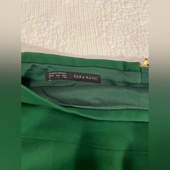 Green pencil skirt - Picture 3 of 4